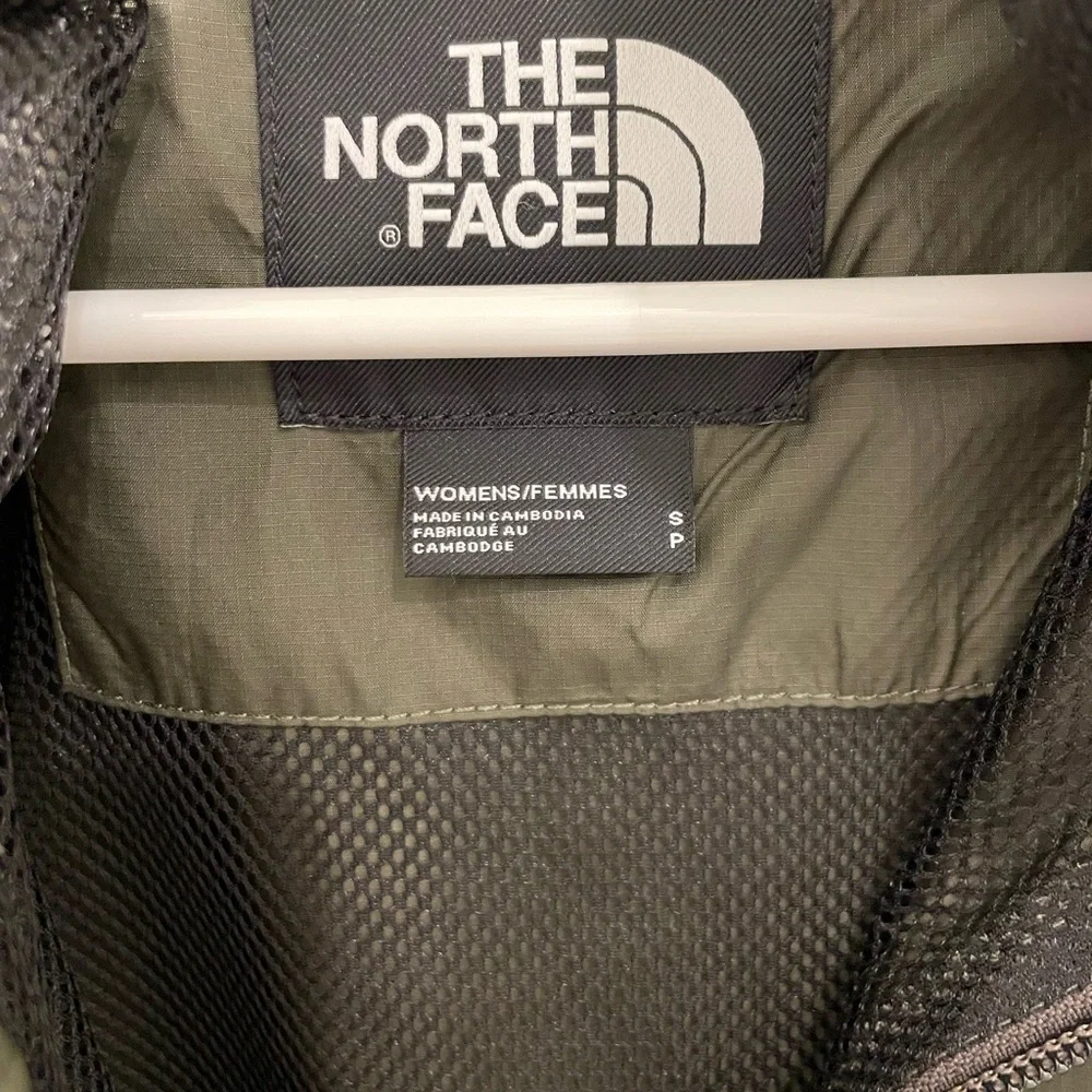 The North Face Women's Green and Black Jacket - Picture 3 of 3